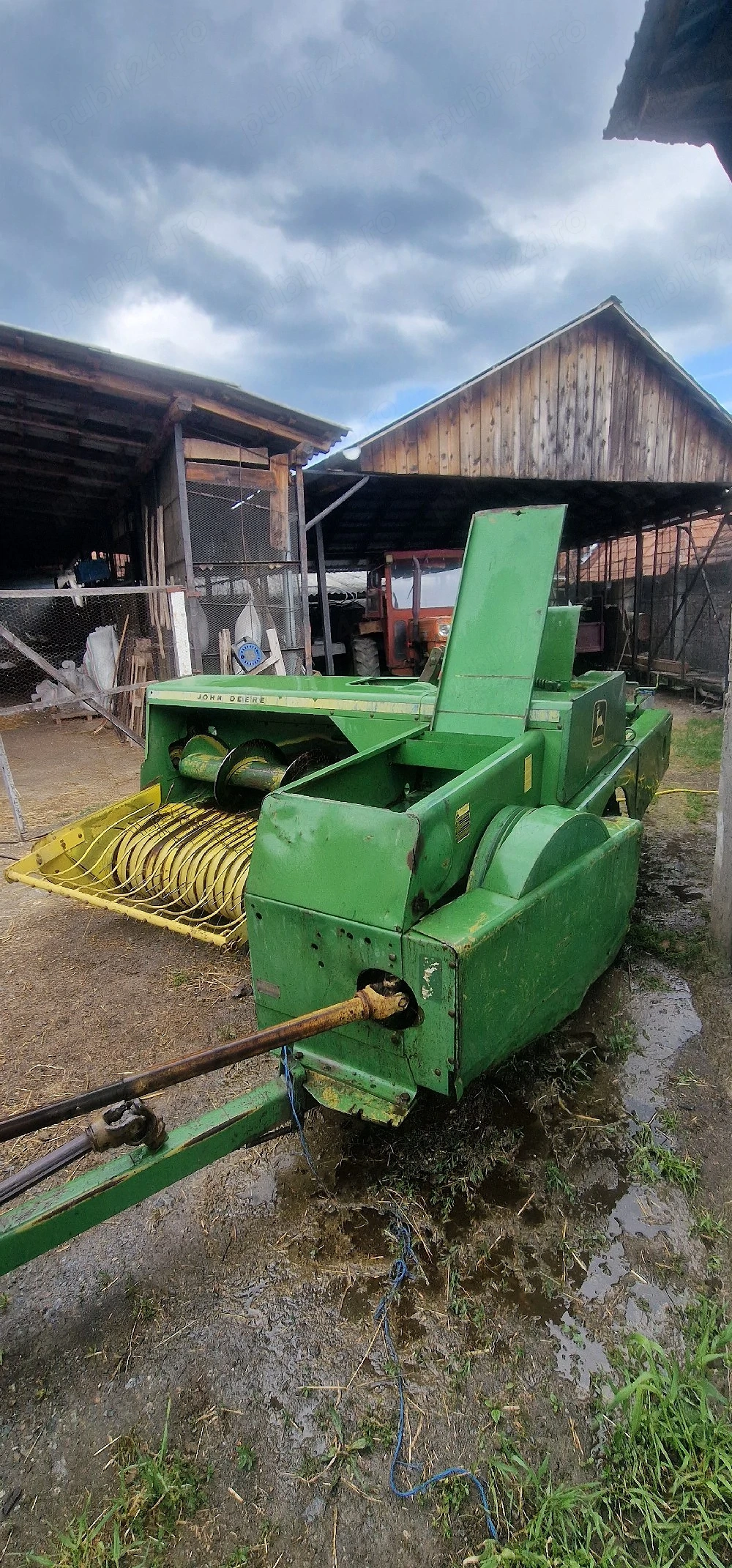Presa John Deere 342A