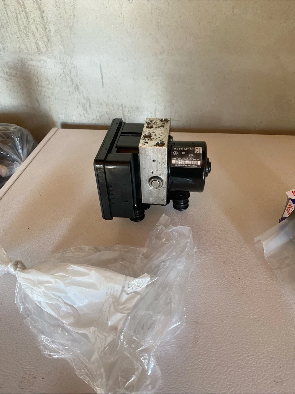 Vând pompă ABS/ESP completă (modul electronic + pompă hidraulică) în stare perfectă de funcționare.