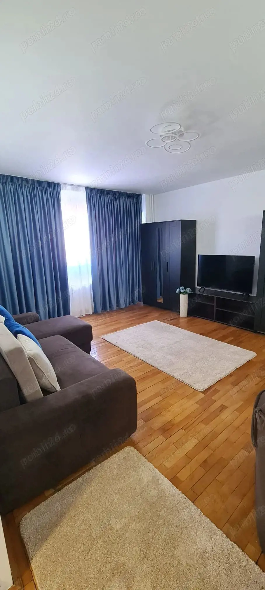 Închiriez apartament 2 camere, Piața Muncii, loc de parcare
