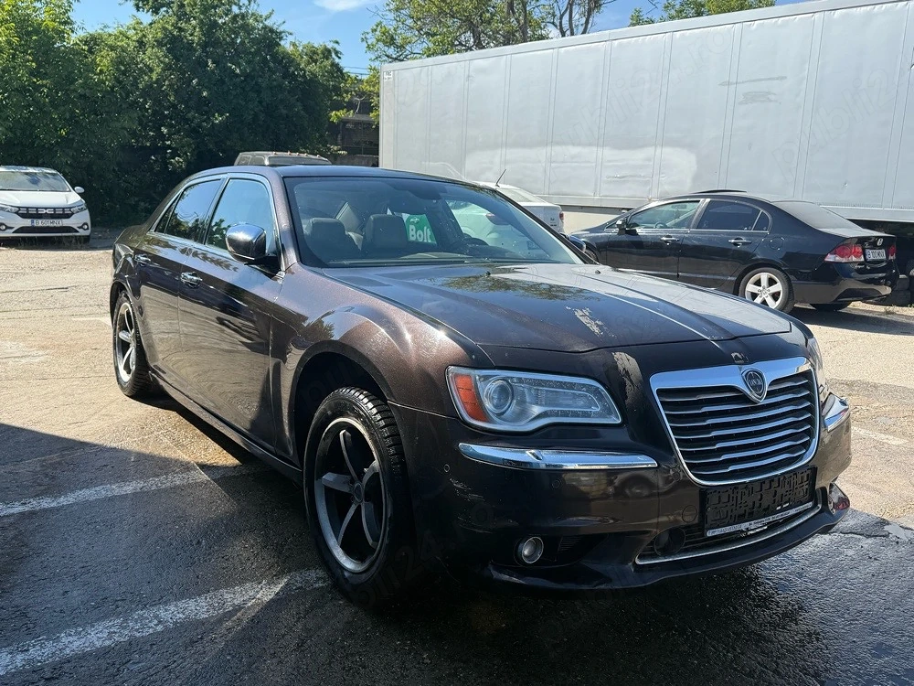 Lancia Thema Chrysler 300c, 3.0 diesel, an 2012 DOARpentru dezmembrat, motorul desfacut in portbagaj
