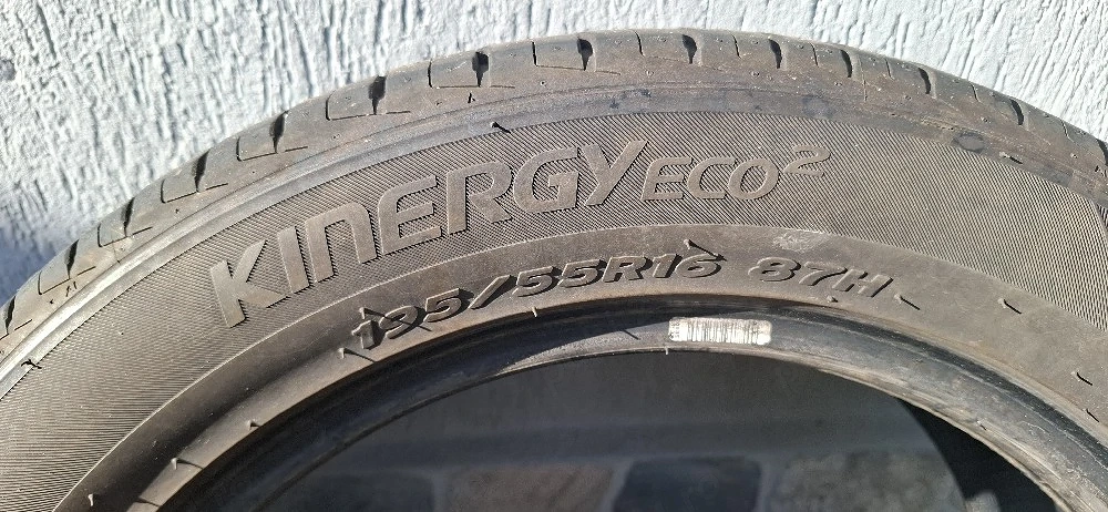 Vând anvelope Hankook 