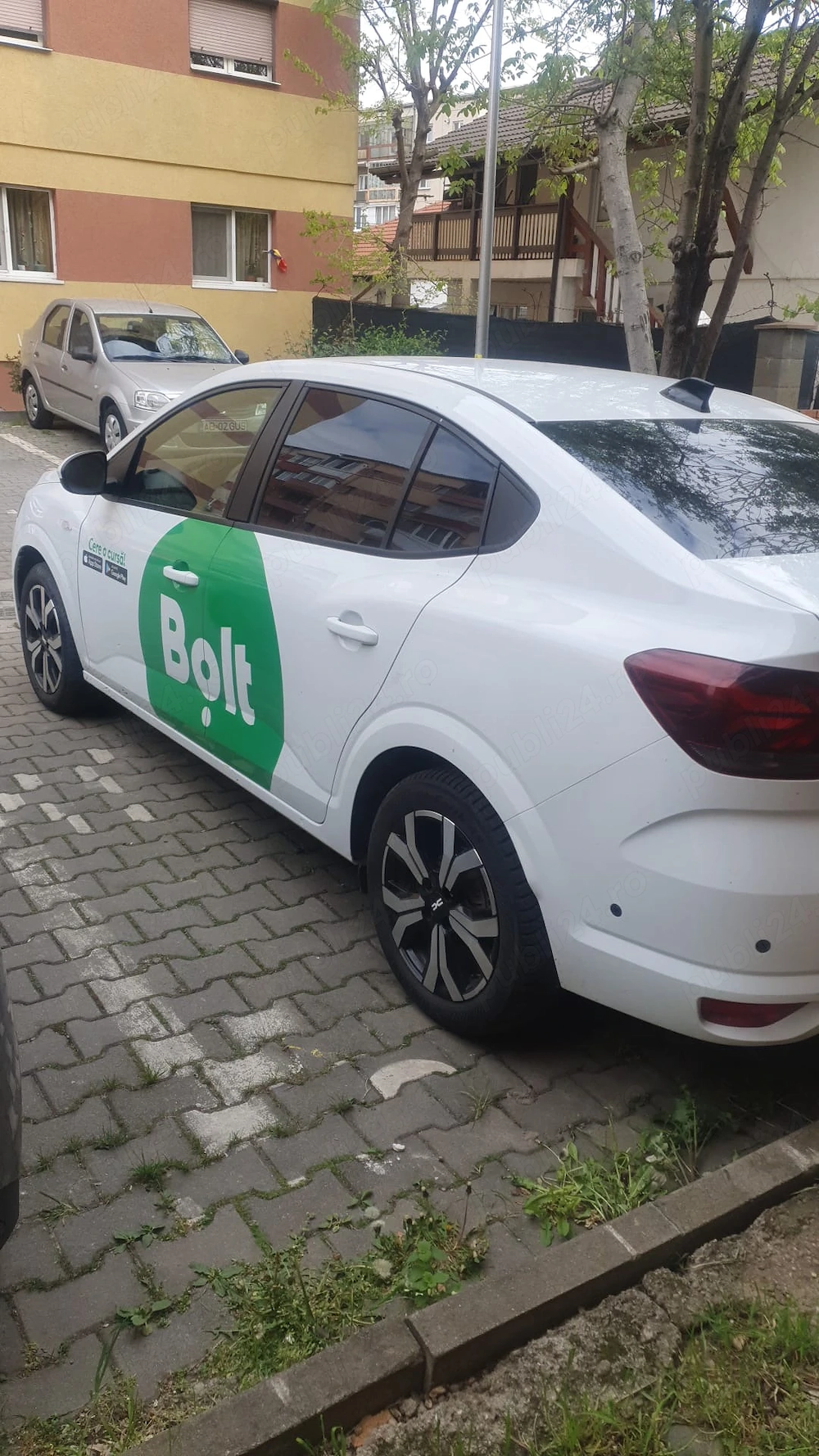 Vînd logan prestige + 2023 colant bolt activ 