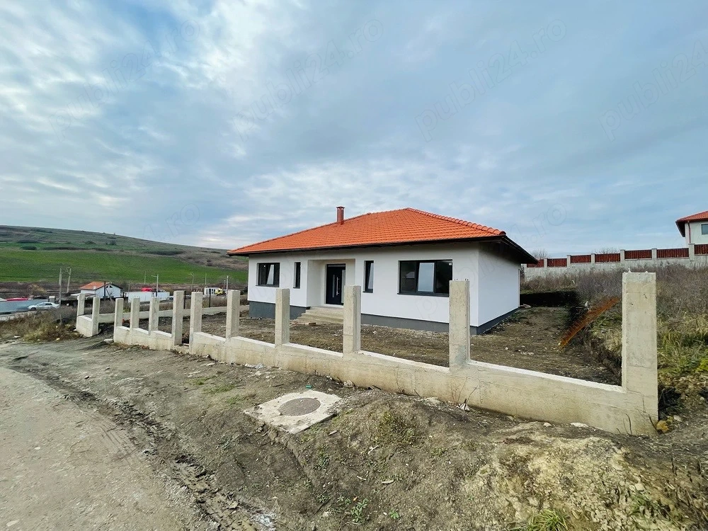 PF Vând Casă pe un singur nivel + terasă 32m , teren 1.000 m 