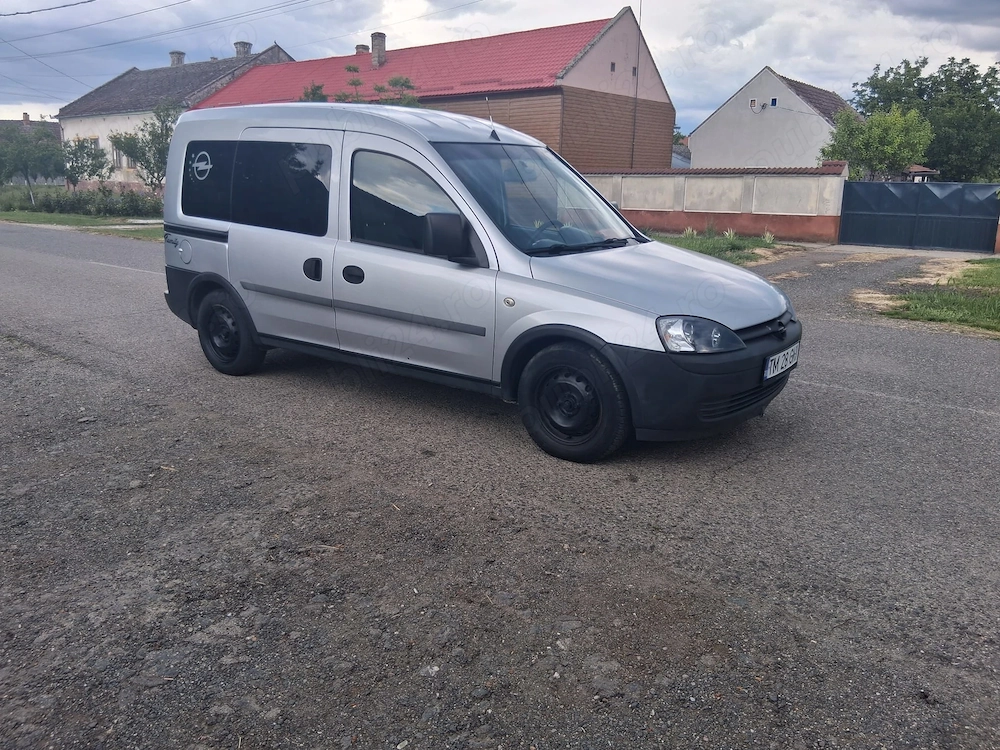 Vand opel combo motor 1.7 isuzu euro 3 clima central servo abs air bag geamuri si oglinzi electrice 
