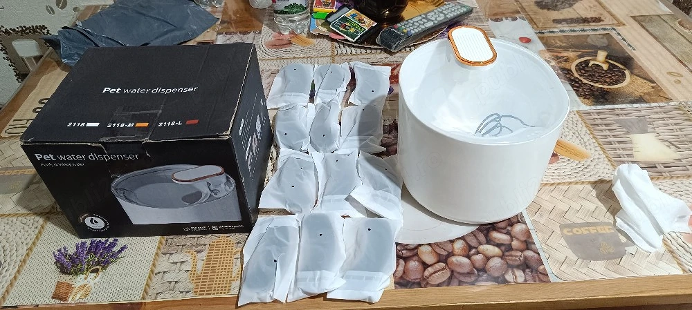 Fântână apă pisici 3L nouă + 6 filtre bonus!
