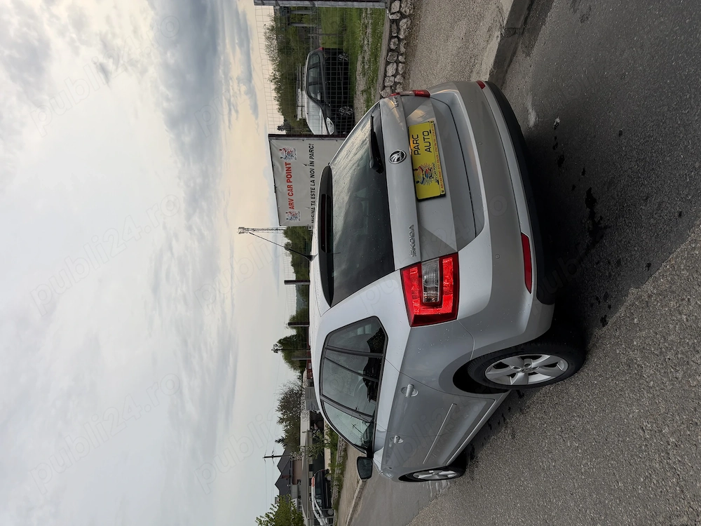 Skoda Rapid Spaceback 1.6 TDI Euro 5 90 CP Navi Clima Incalzire scaune