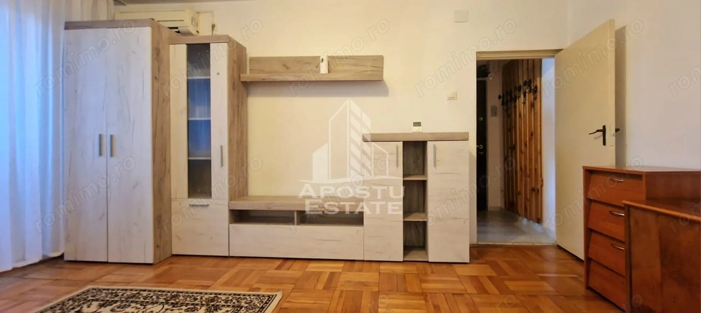 Apartament 3 camere,zona Boul Rosu
