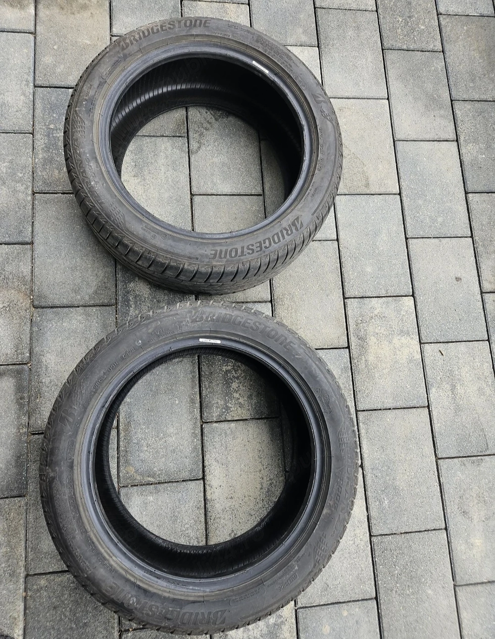 Bridgestone 235/45 R17
