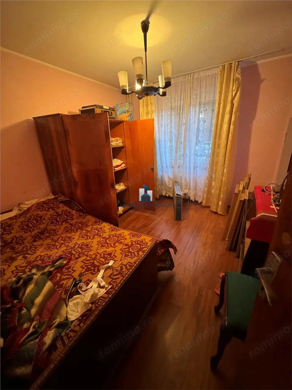 Apartament 3 camere Semidecomandat Bld. Obregia