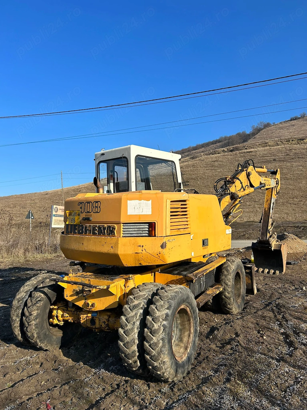Vand excavator pe roti, Liebherr A 308