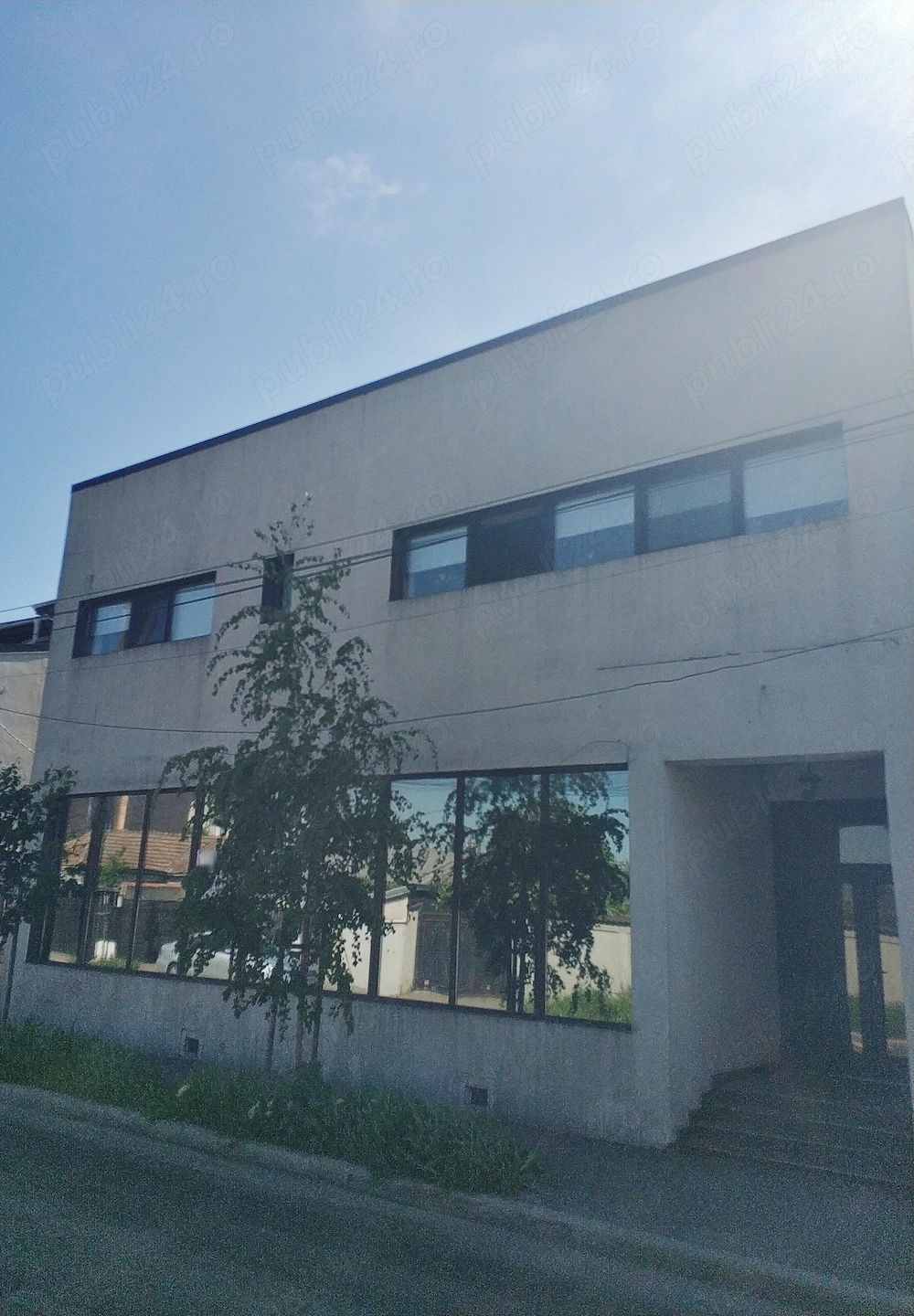 Spatiu comercial S+P+E, 540 mp utili, 10 locuri parcare, ideal clinica medicala