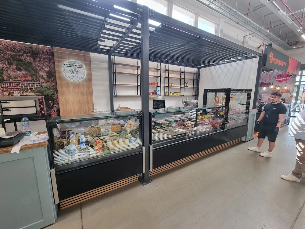 Lucrător comercial băcănie stil Italia