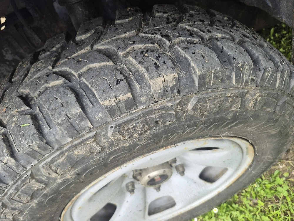 Vand suzuki vitara 2.0 benzină 