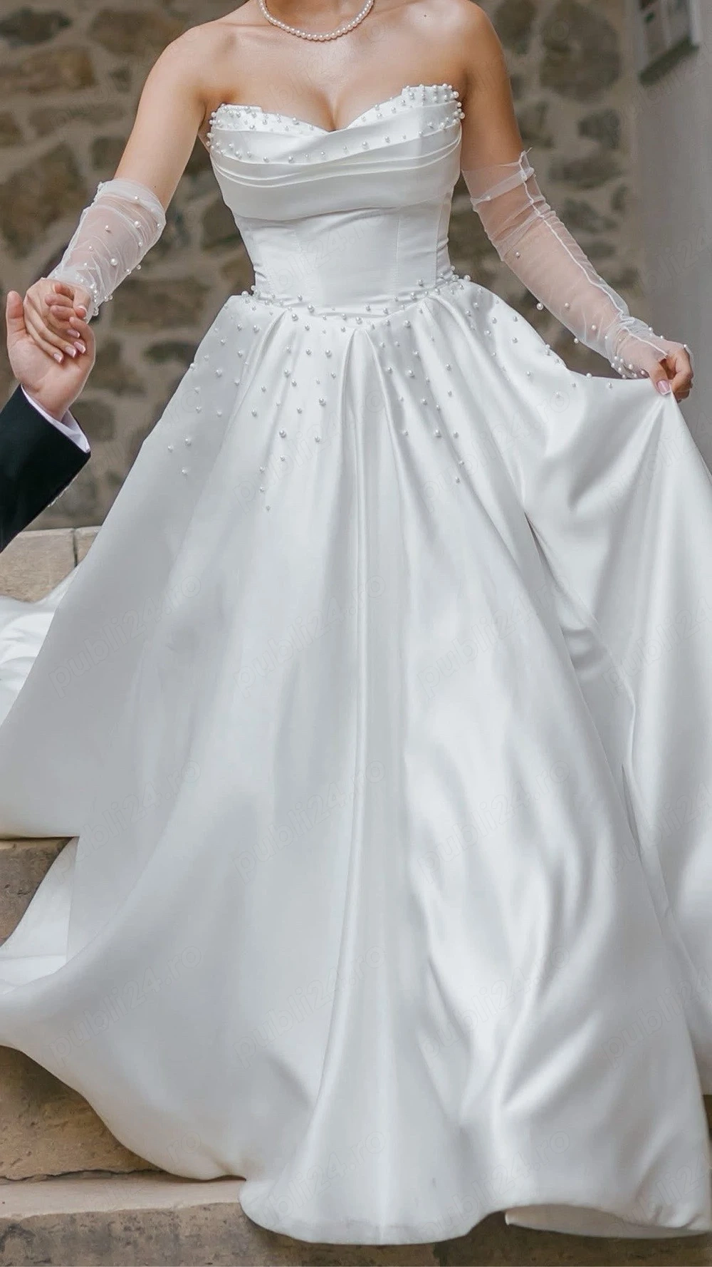 Vand rochie de mireasa din tafta