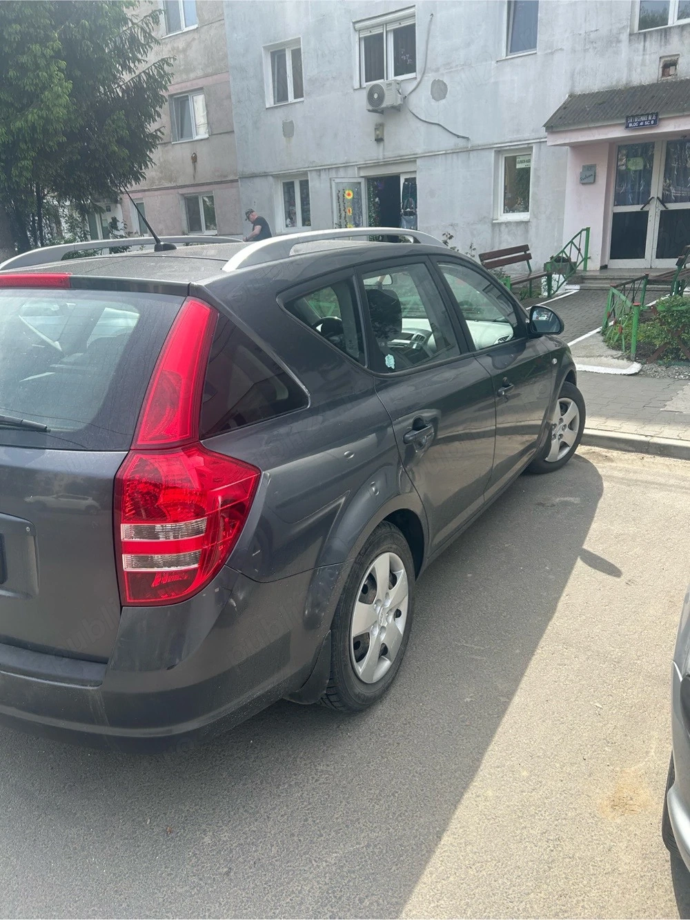 propietar in acte vind Kia ceed 2009 motor 1,4 benzina mpi 160000 km