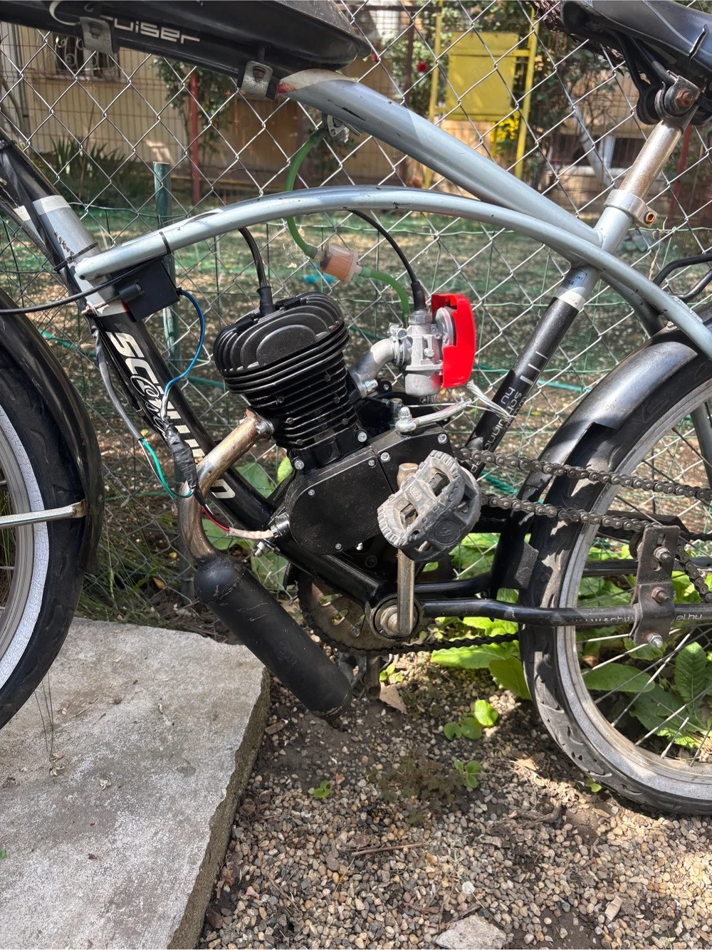 Bicicleta cu motor