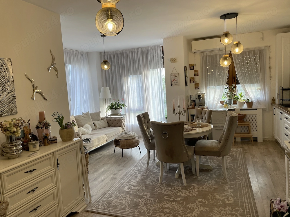 Propietar vând apartament 3 camere Torontal, Vox