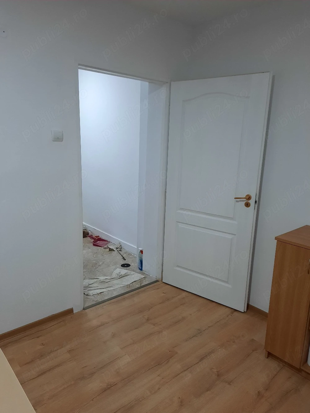 închiriez apartament 2 camere