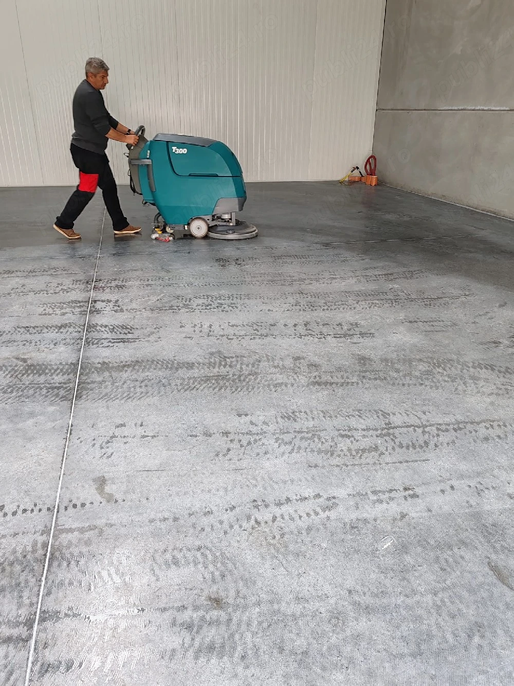 Spălare Industrială & Decapare Pardoseli   Curățăm ce alții nu pot!