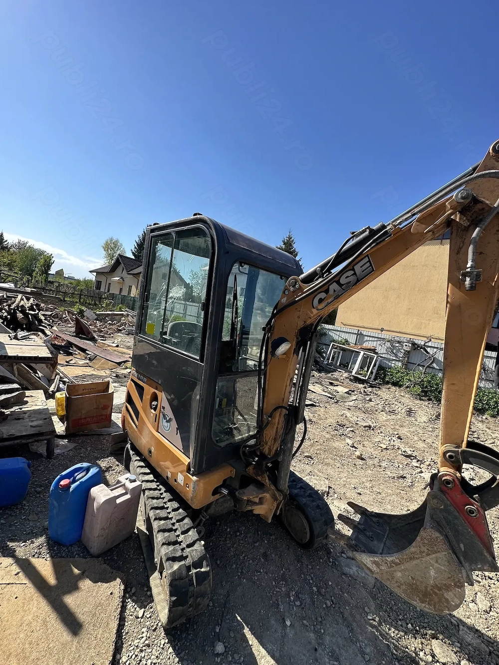 Vând Miniexcavator CASE CX18B 1.8 tone + Auto IVECO 3.5 tone 