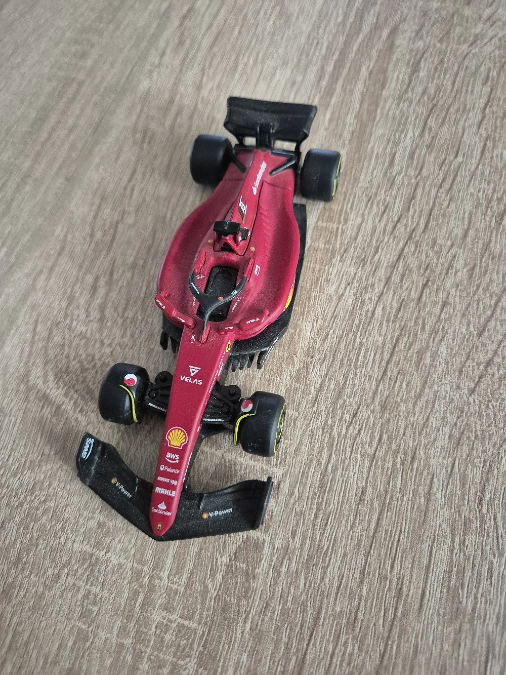 Shell Ferrari F1 75 Bluetooth - Bburago Limited edition