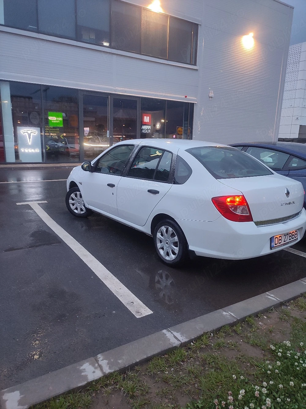 vând Renault simbol motor de 1 2 benzina consum mic acte valabile merge perfect 