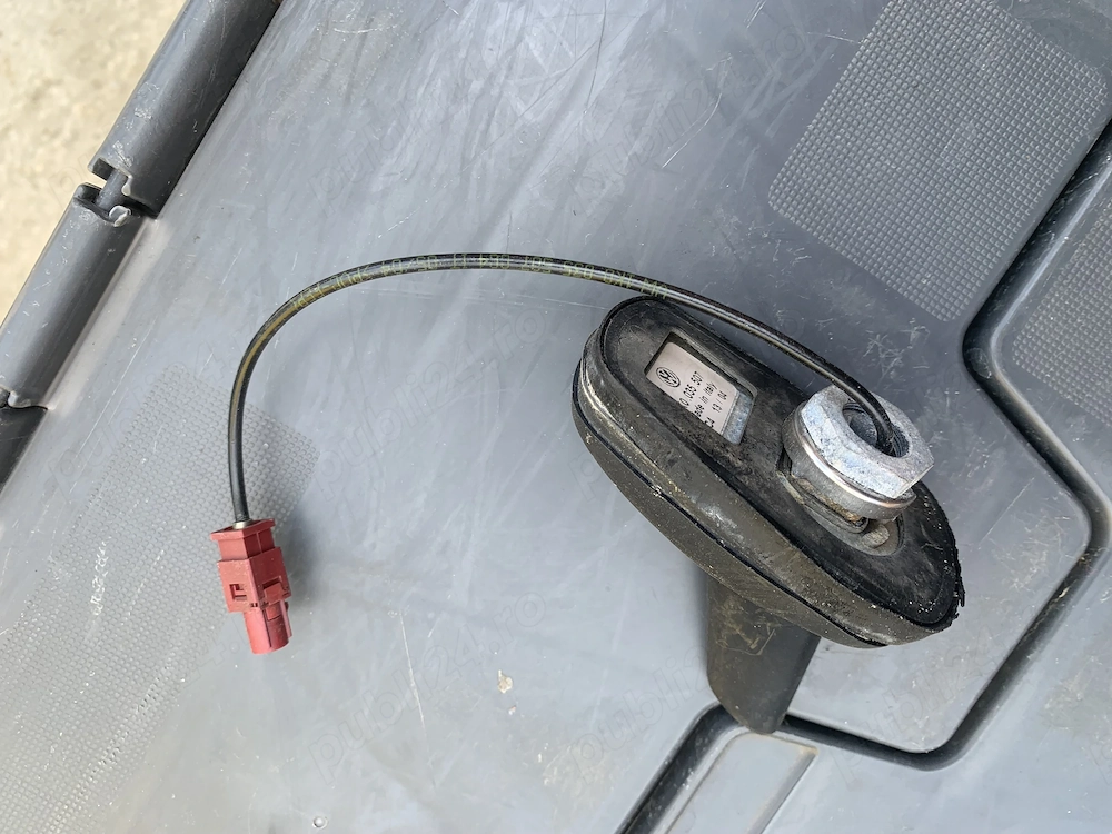 Antena gps vw golf 5 skoda 2 touran t1 cod 1K0 035 507