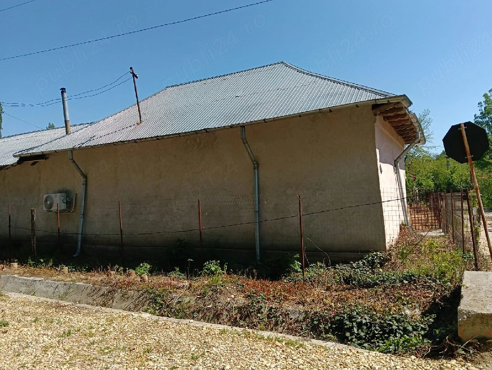 Casă locuibilă ! 