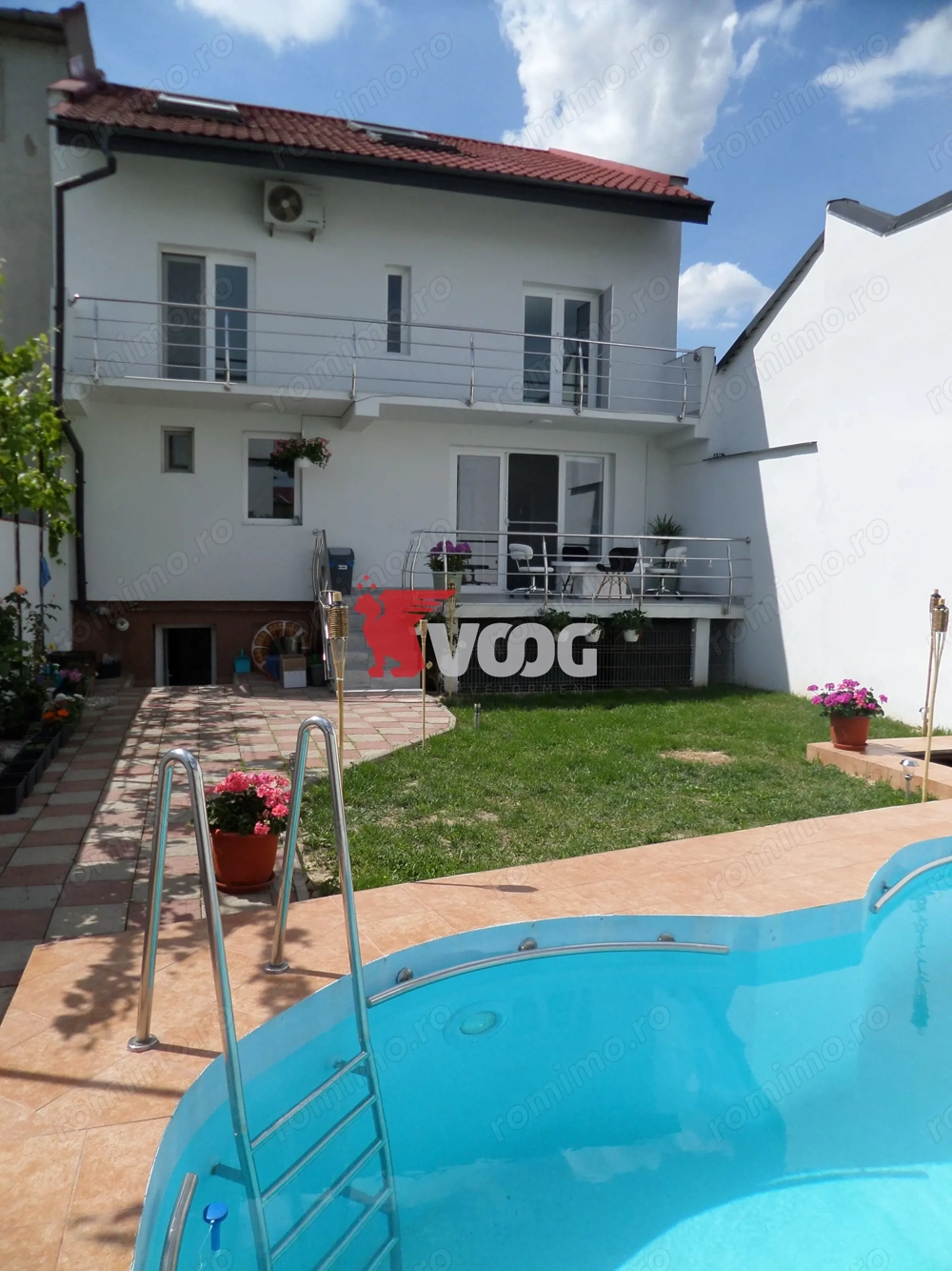 Casa individuala/Curtea amenajata cu piscină /Garaj/Zona Lipovei