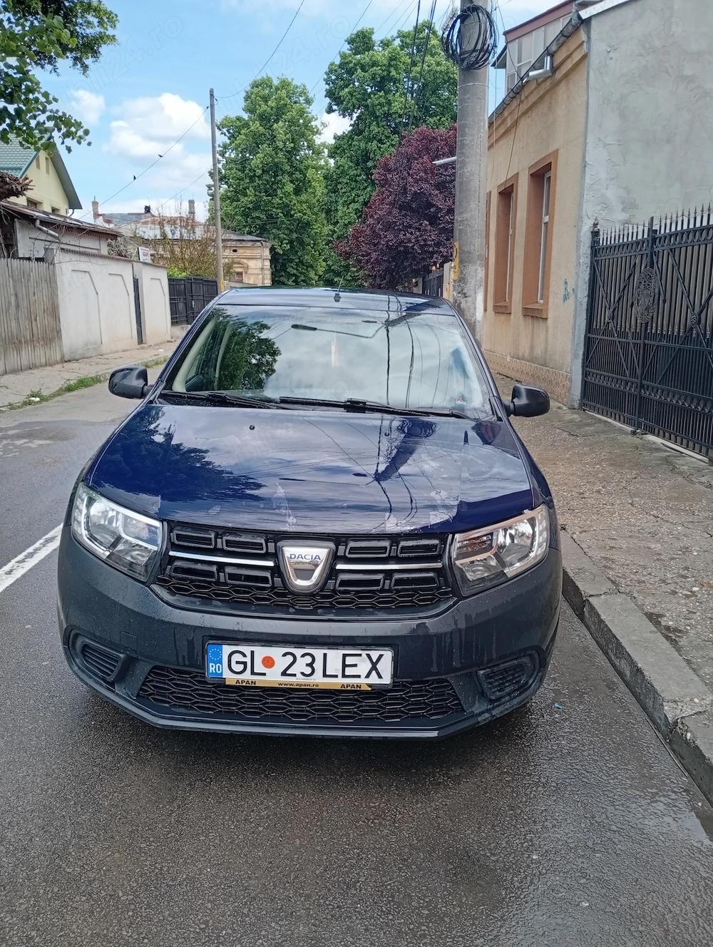 Vând Dacia Logan 