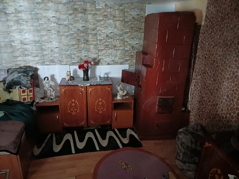 casă batrineasca  de vânzare 