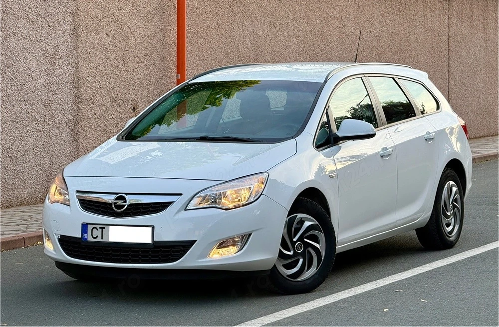 Opel Astra J , An Fabricatie 2012 , Stare Foarte Buna , Proprietar , 1.7 Diesel , Consum Redus 