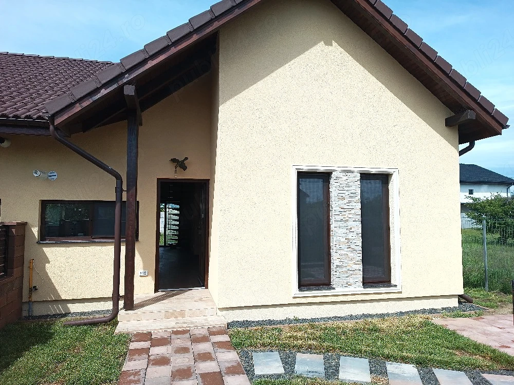 Proprietar, închiriez 1 2 duplex la intrare în Moșnița Nouă 