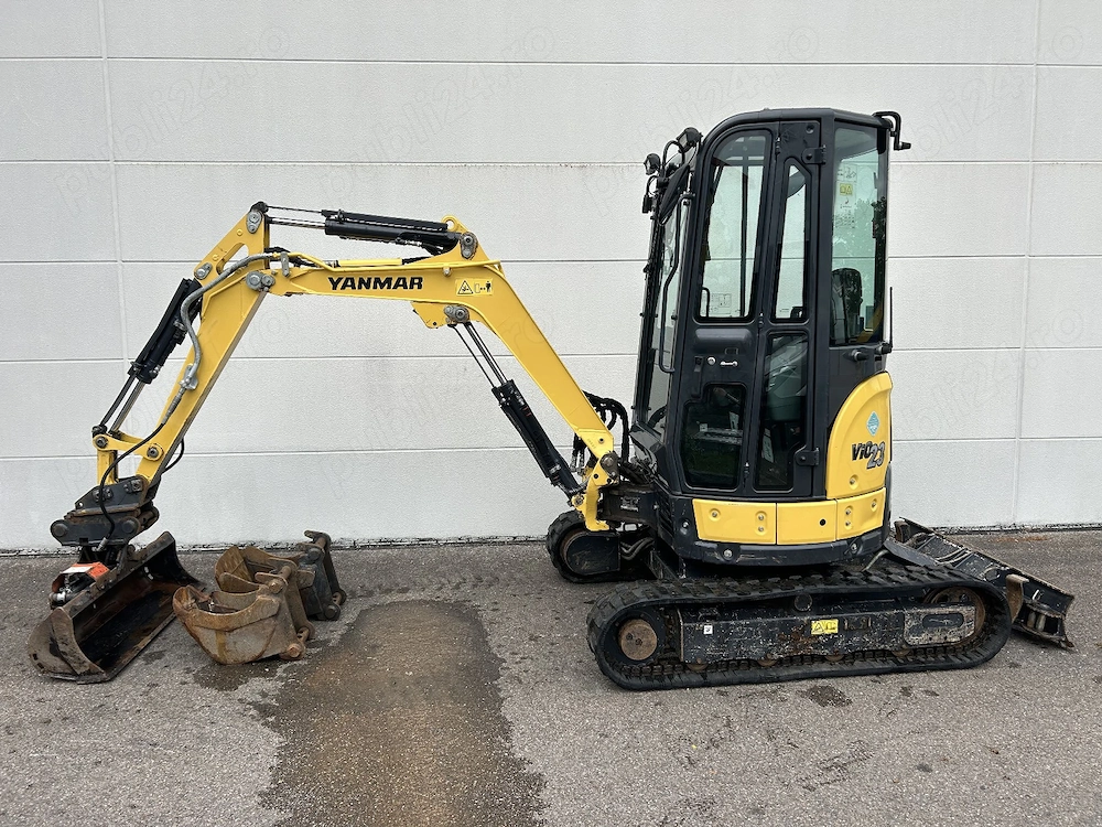 Miniexcavator yanmar