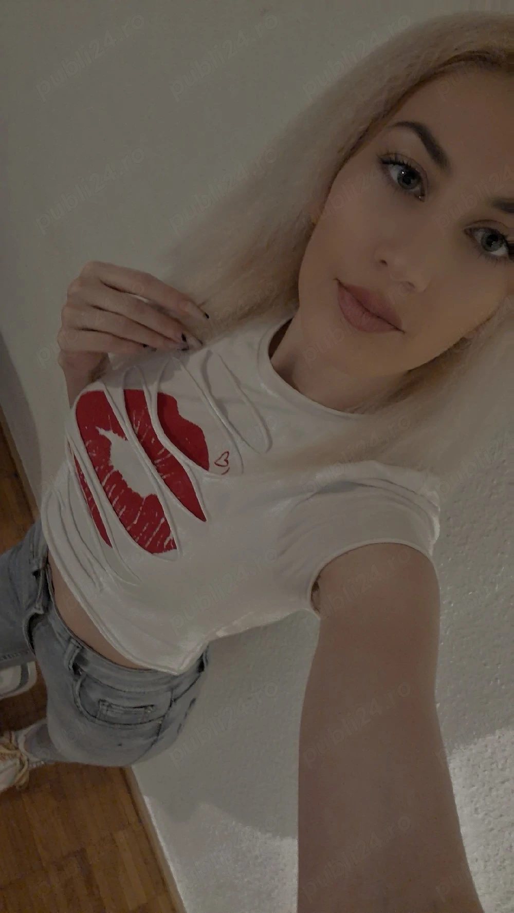 buna sunt vanessa 24 de ani 