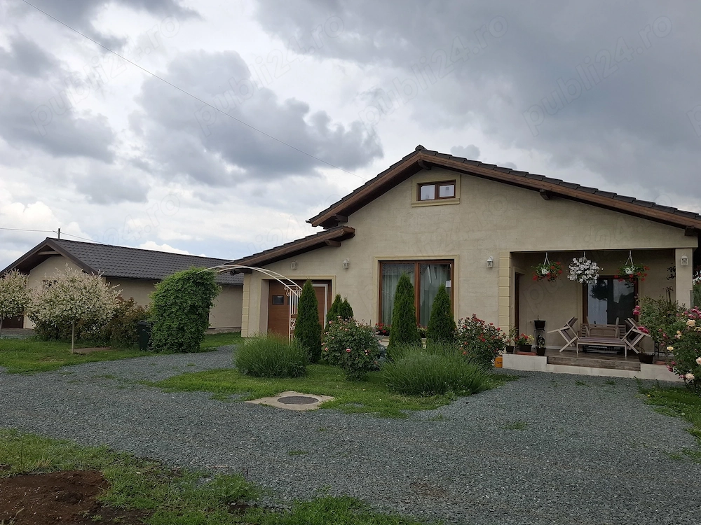 Vand casa in Zadareni