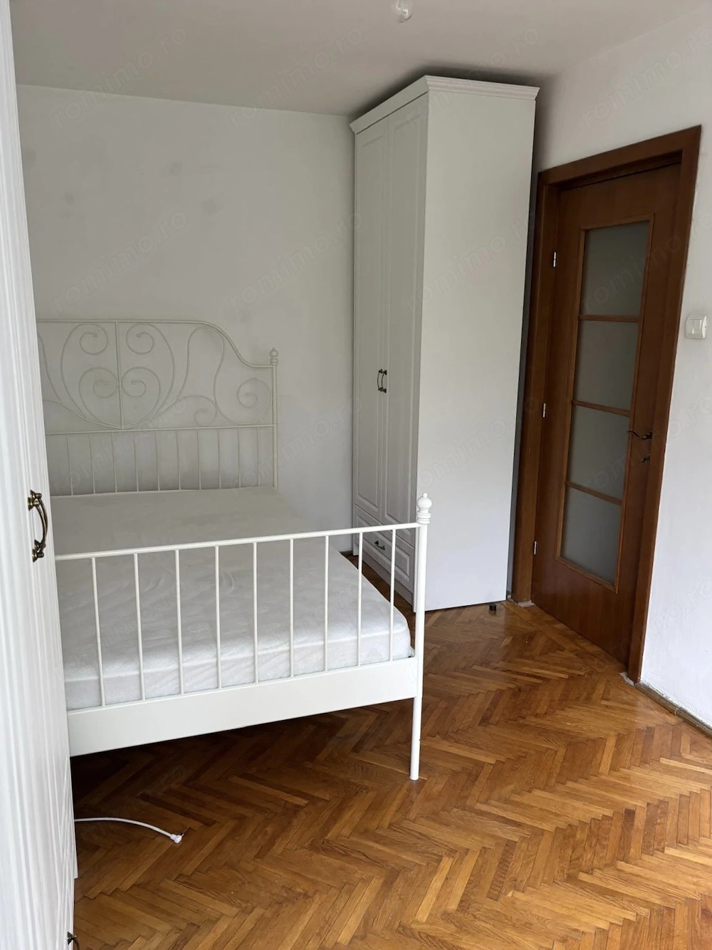 Apartament semidecomandat 2 camere -- cartier Astra