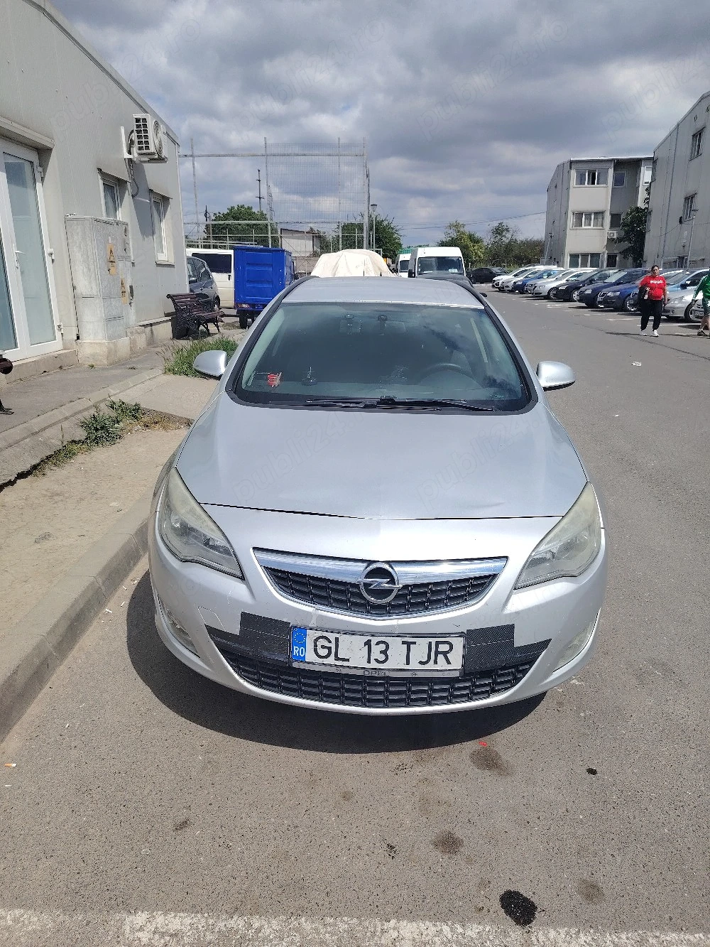 vând Opel Astra j 