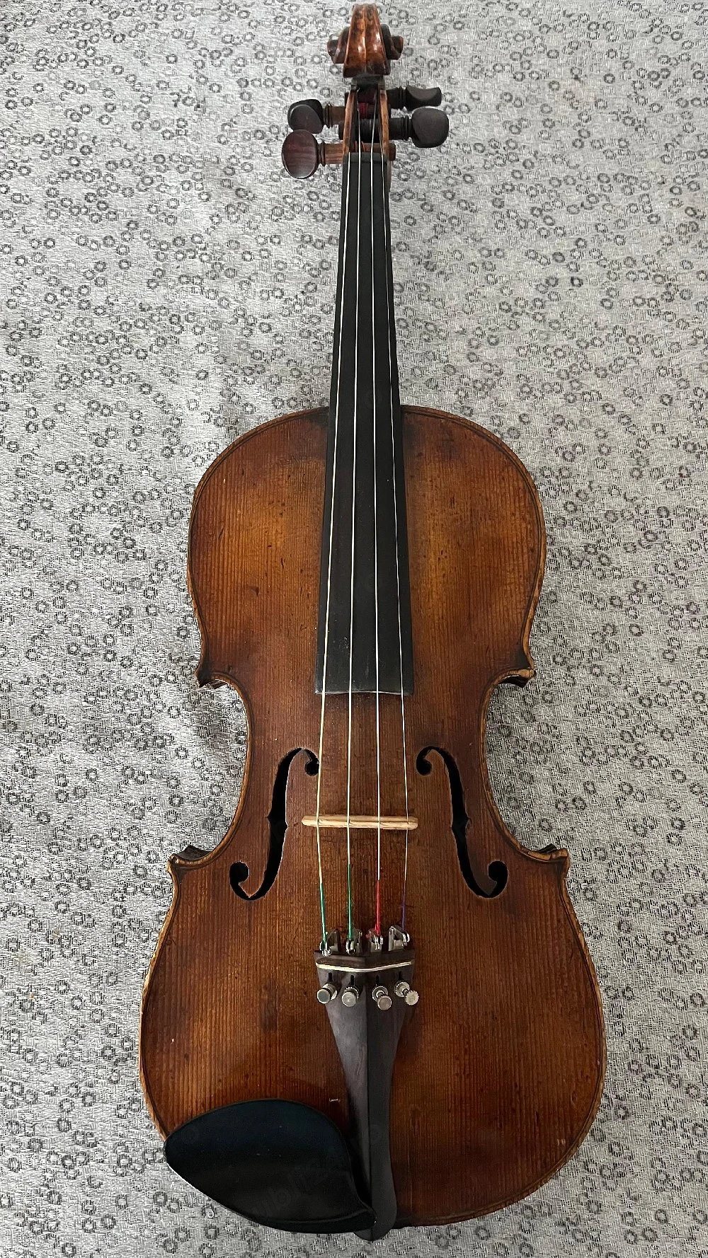 Vând vioară 4 4 an 1676