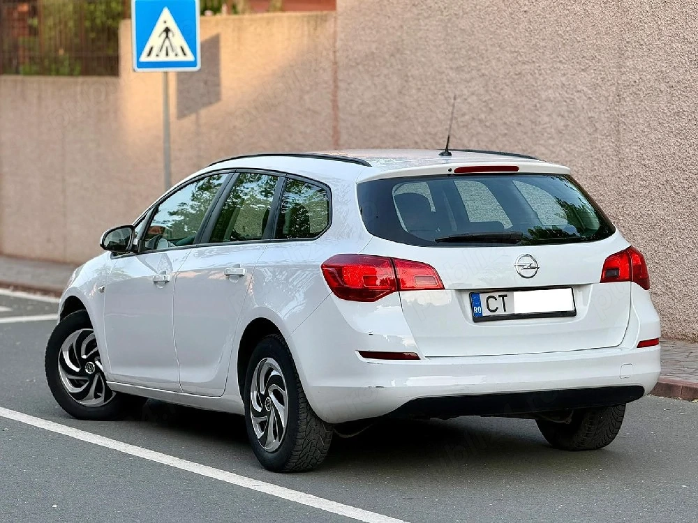 Opel astra 2012