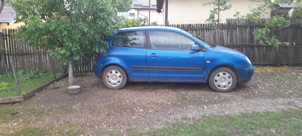 VW polo  albastru 