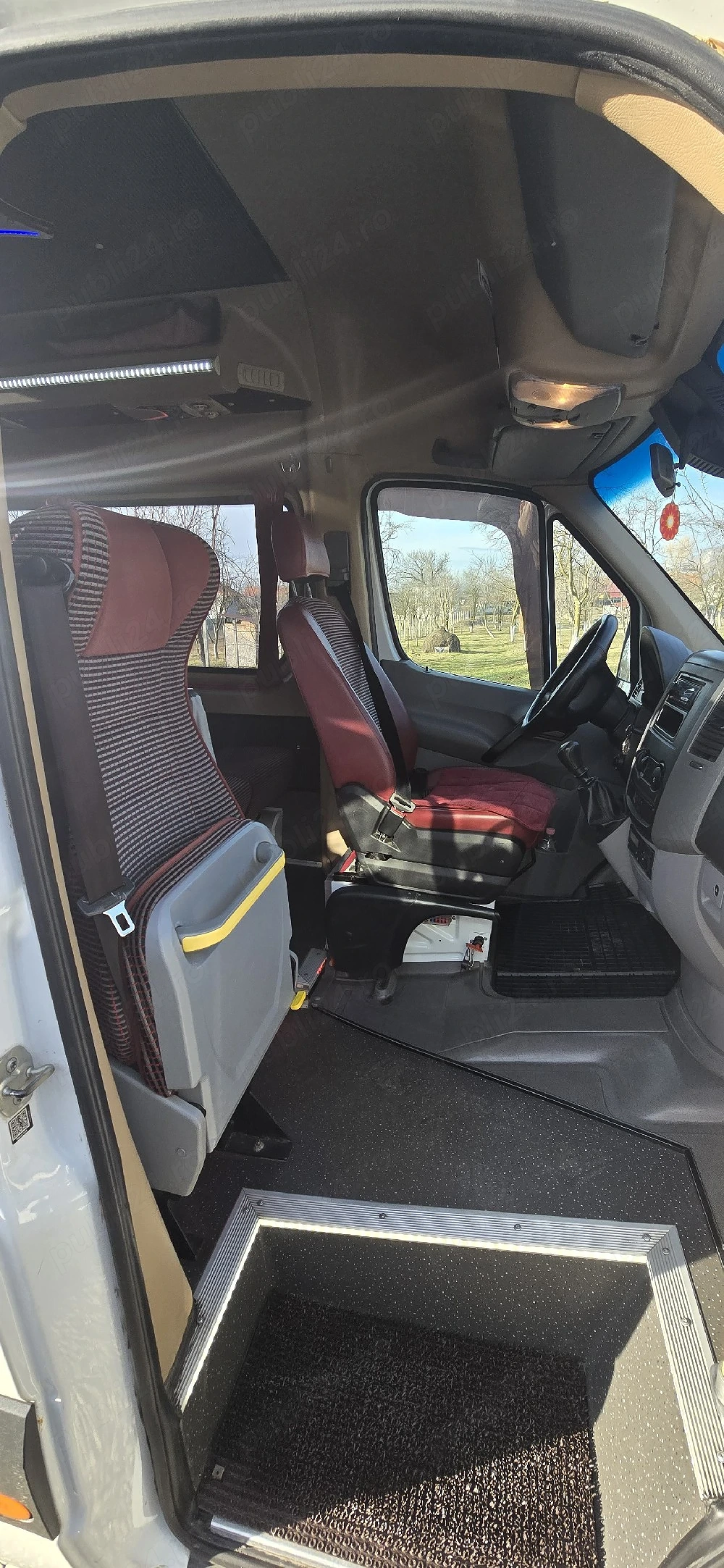 Microbuz sprinter 20+1 locuri 