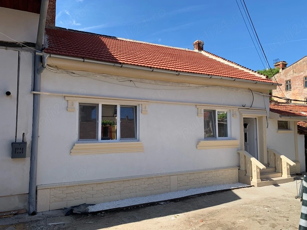 vand apartament ultracentral !