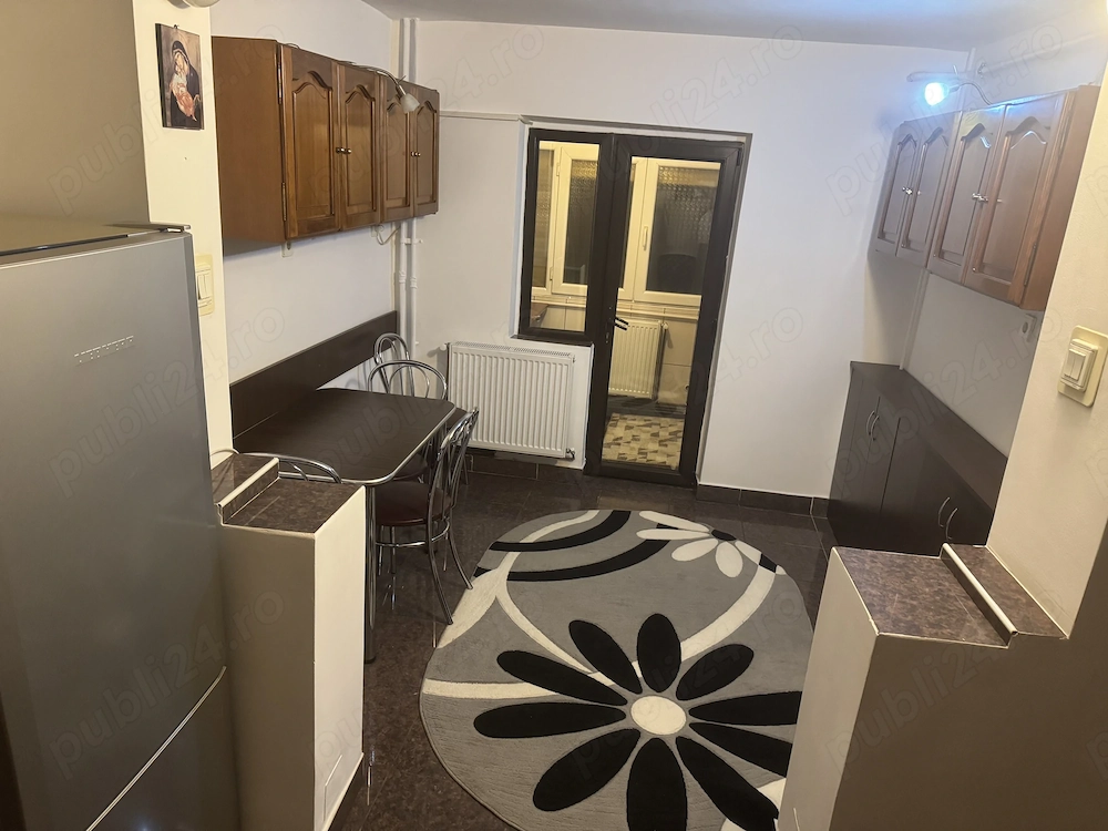 Închiriez apartament 2 camere decomandat cu centrală 