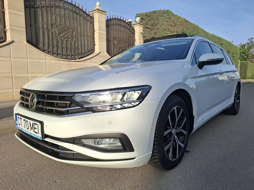 VW Passat Bluemotion 2.0 Germania, PANORAMIC, DSG, ACC, LINE Assist ,COMENZI VOCALE, Padele sport