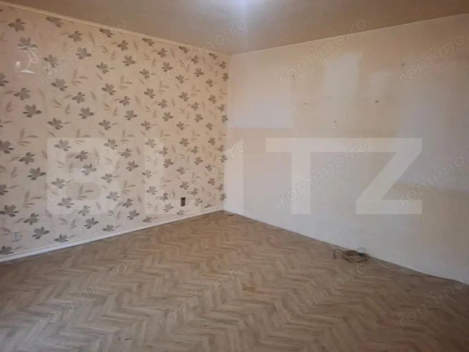 Apartament generos de vanzare