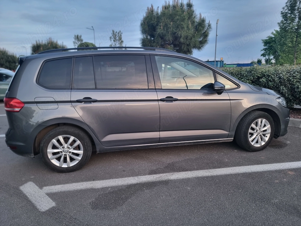 VW Touran 2016, 2 TDI manual, 7 locuri, cârlig remorcă, istoric service