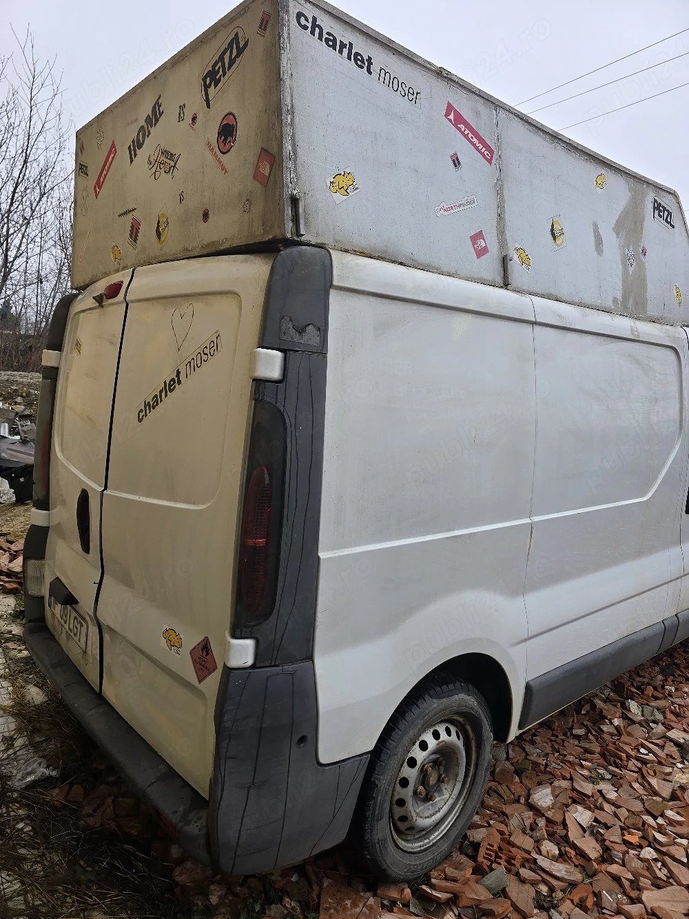 Dezmembrez renault trafic 1.9d