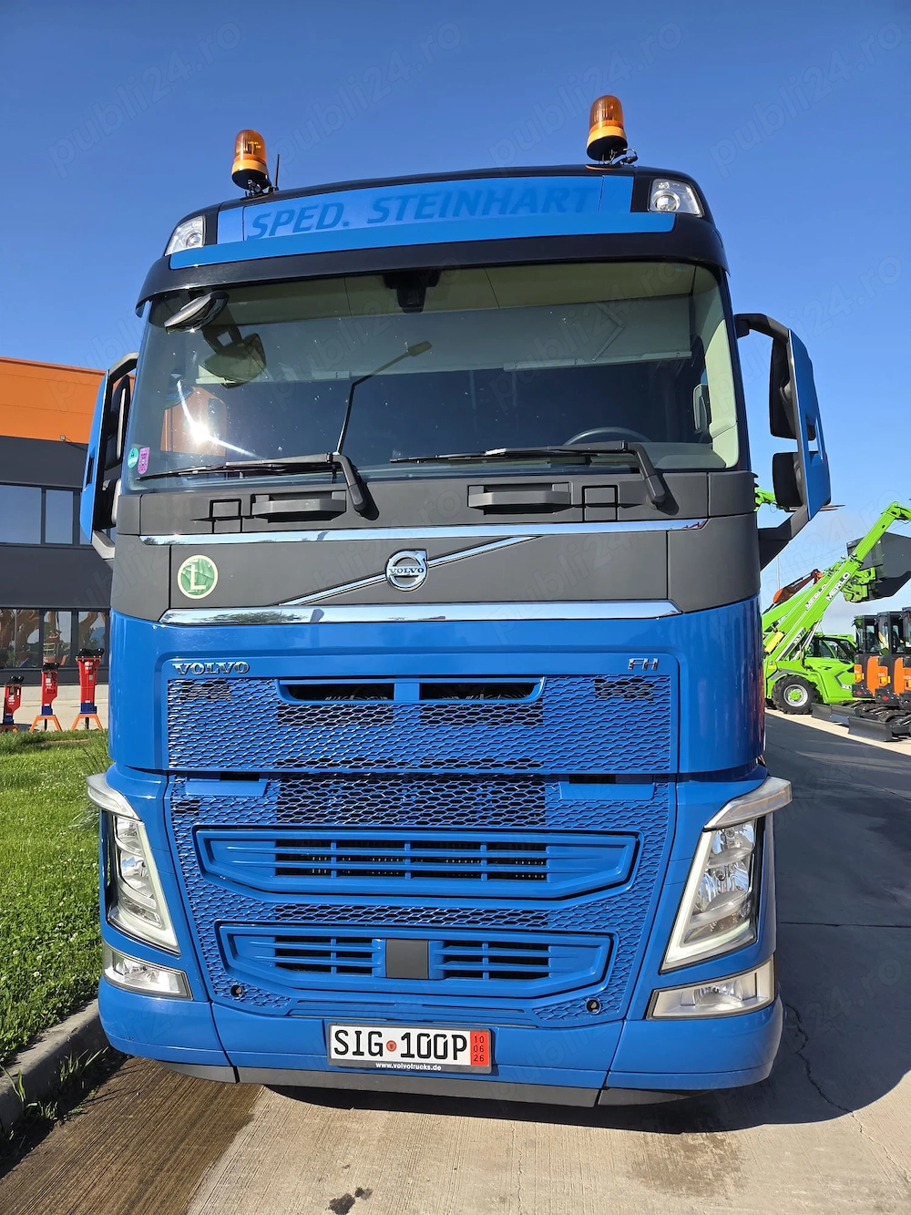 Volvo AUTOTRACTOR  6x2, 3 punti cu axa liftabila. 2018, 553.963km