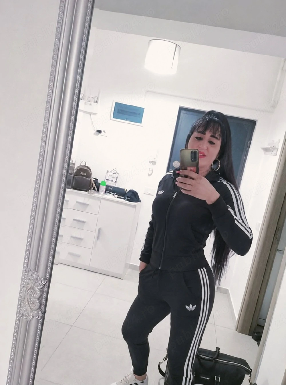 Bună Sunt Cristina transexuală reală botoxată și siliconată